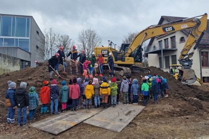 Spatenstich Neubau Mehrzweckgebäude Primarschule Ossingen